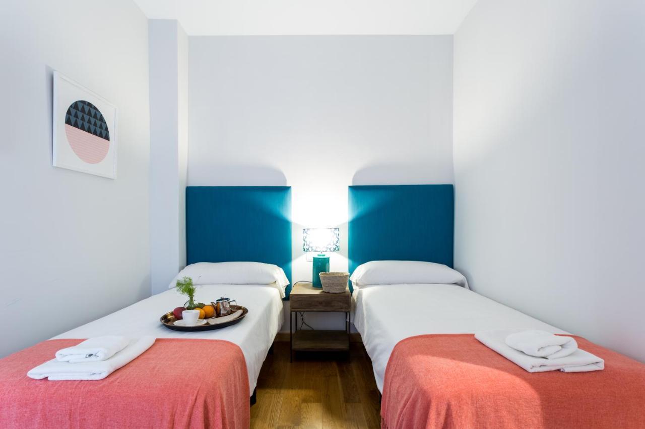 Apartamentos Rg Alameda De Hercules Севилья Экстерьер фото