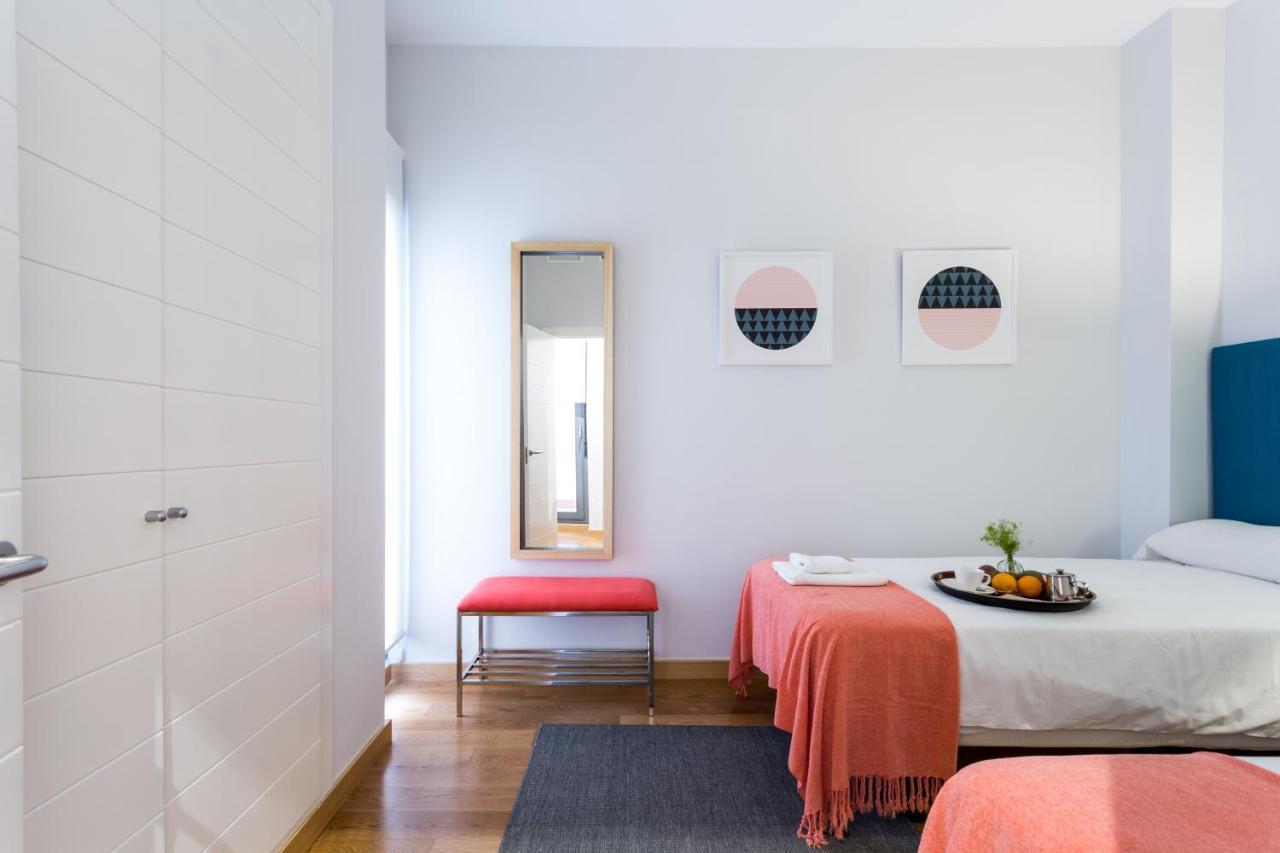Apartamentos Rg Alameda De Hercules Севилья Экстерьер фото
